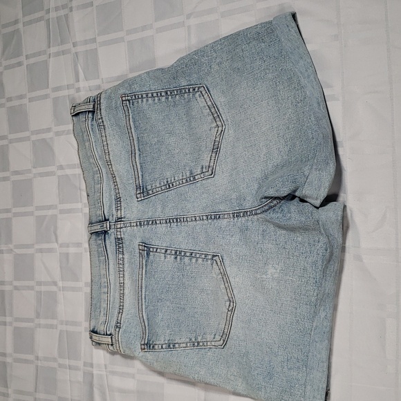 ๐งโ๐10/10๐งโ๐๐Ardene midi high rise short size 9๐ - Picture 3 of 9